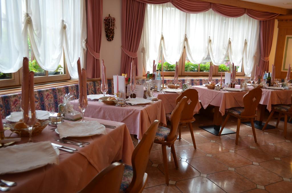 Hotel Stella Alpina โมเอนา ภายนอก รูปภาพ