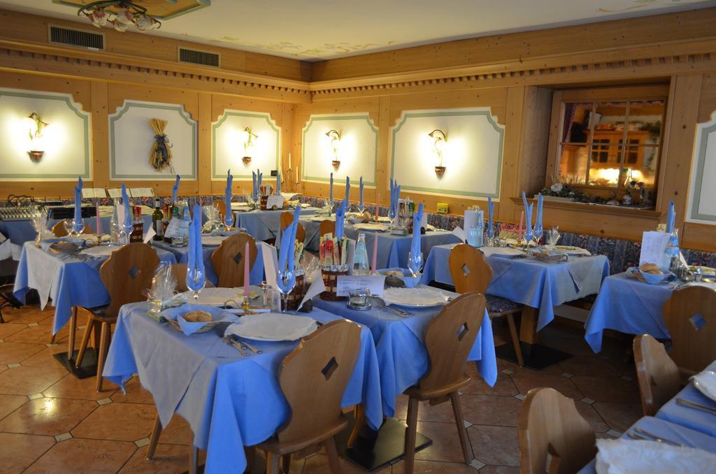 Hotel Stella Alpina โมเอนา ภายนอก รูปภาพ