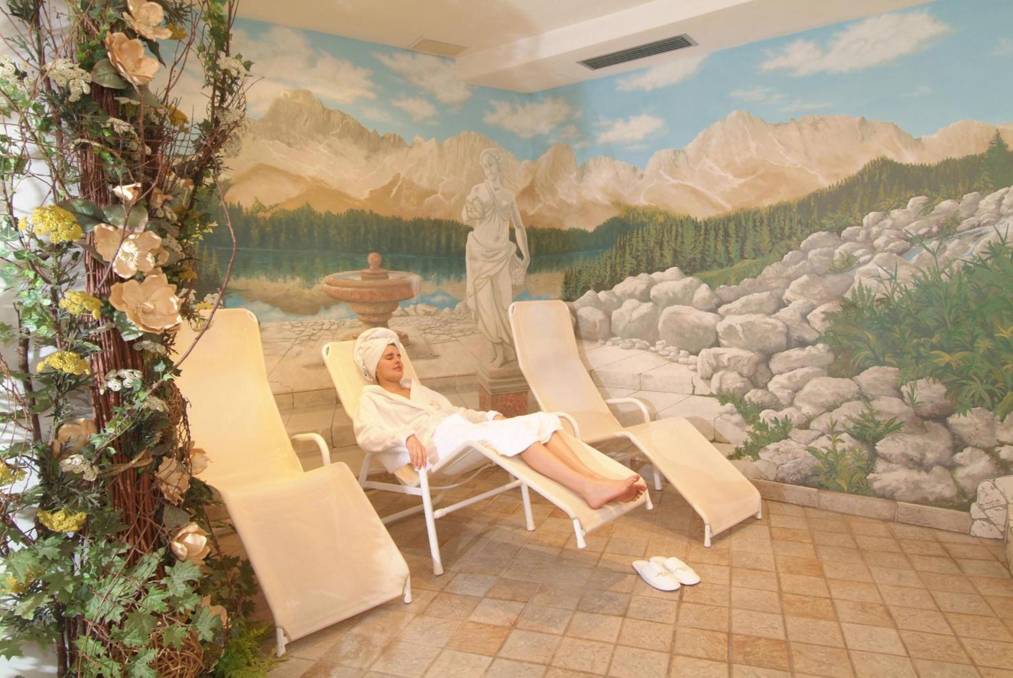 Hotel Stella Alpina โมเอนา ภายนอก รูปภาพ